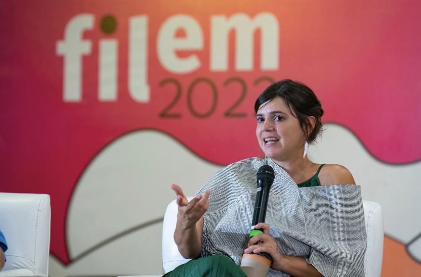 Valeria Luiselli recibe Premio FILEM 2022 primero otorgado en México en reconocimiento a su trayectoria literaria