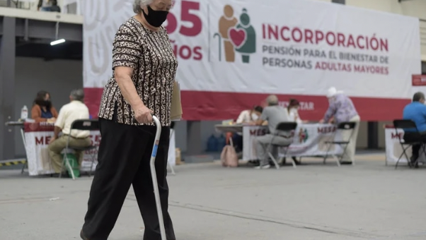 AdultosmayoresnopudieroncobrarsuPensdelBienestarel19dseptiembrcorecibsuinero