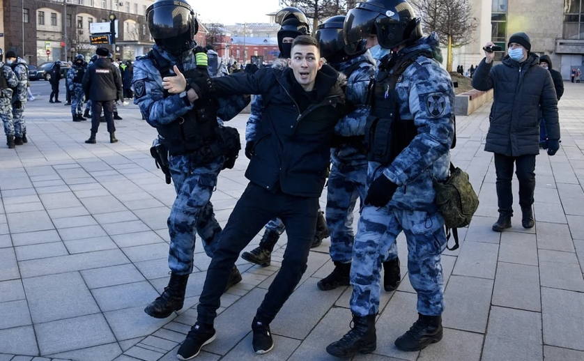 ElKremlinyaarrestmsde120personasenunanuevajornadadeprotestascontraPuti