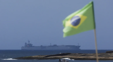 ElbuquedeguerragrandedeIrnyanavegafrentealasplayasdeRdeJaneirotrasserautorizadoporBrasil
