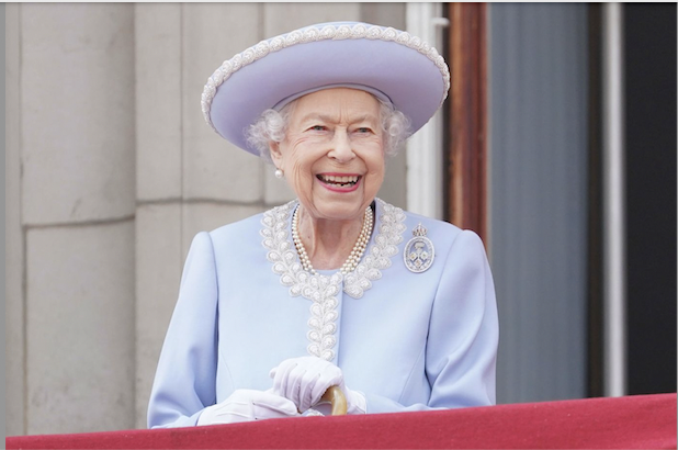 La reina Isabel II está bajo supervisión médica por su frágil estado de salud