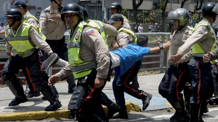 LasfuerzasdeMadurmataroersonasen10aoInstitucionalizaronosasesinatoporpartedelEstado