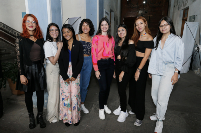 RecibeUAEestudiantadonacionalenternacionalparestanciasdenvestiga 