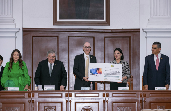 Recibe Facultad de DerechodaUAEMquipoarortalecformndelumnado