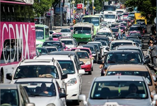 Sabías que aumenta el riesgo de demencia si vives rodeado de tráfico