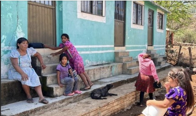 indigenas abandonan